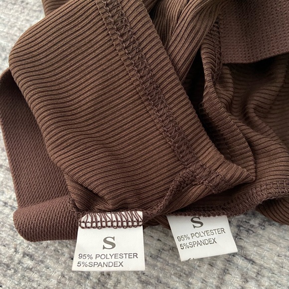 Lounge Set - Picture 3 of 3